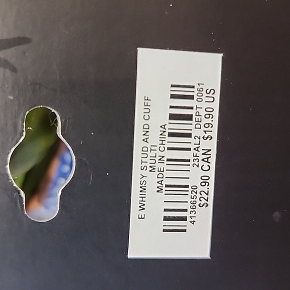 Torrid - Spooky Ghost Stud Set & Cuff​​​​​​ - Picture 3 of 9